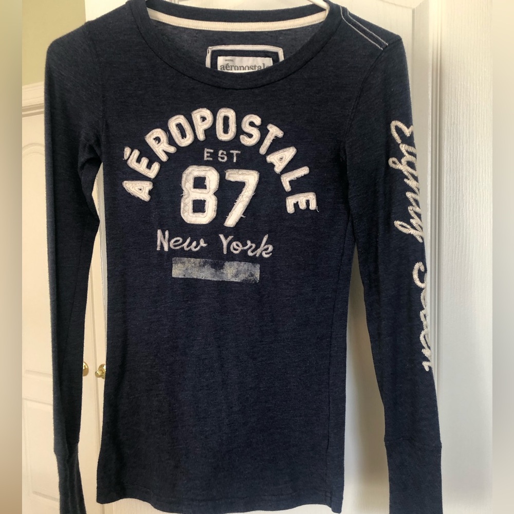 Aeropostale Blue and White Tee Size XS